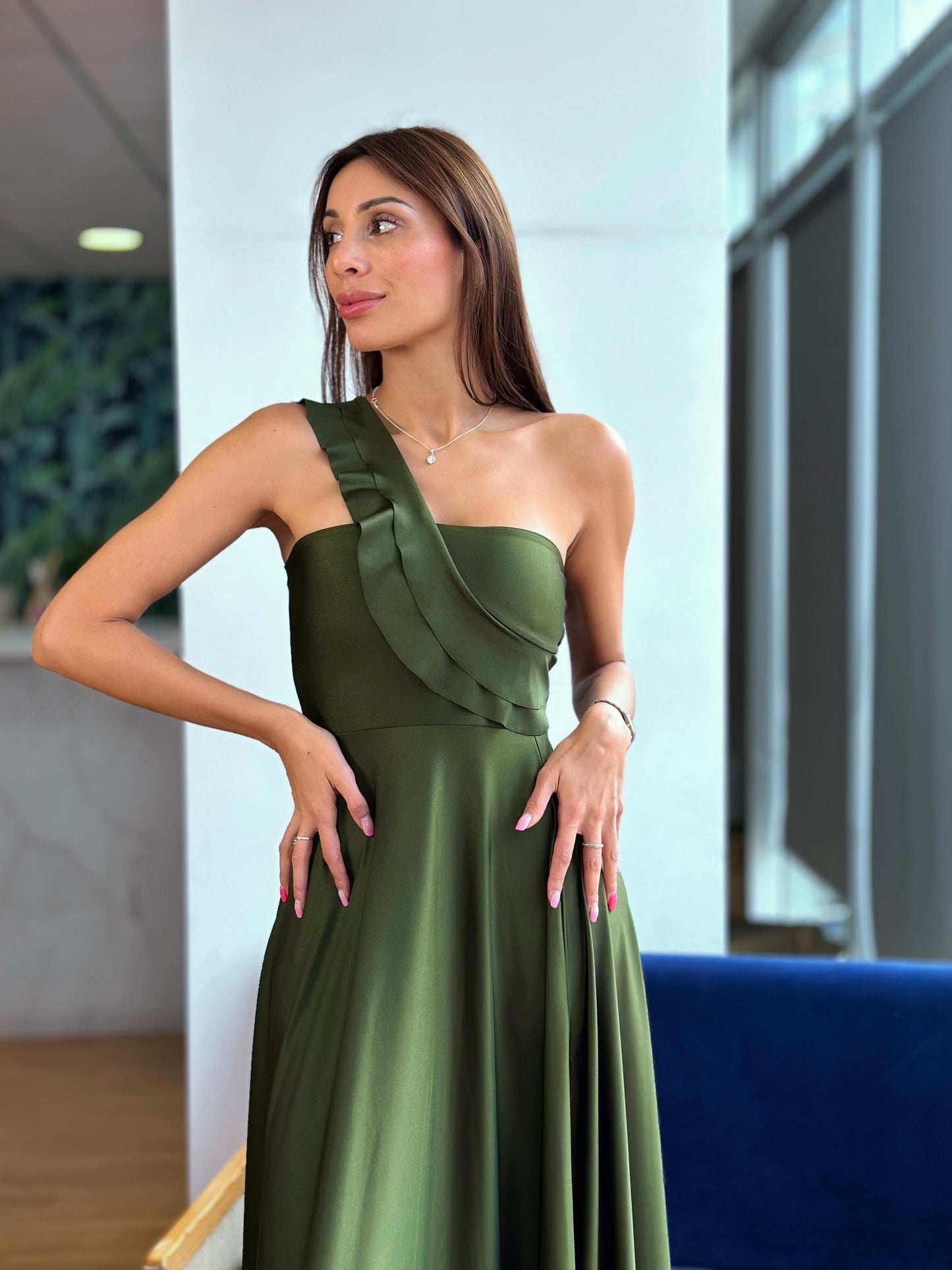 Vestido Fiorella Asimetrico - Verde Olivo