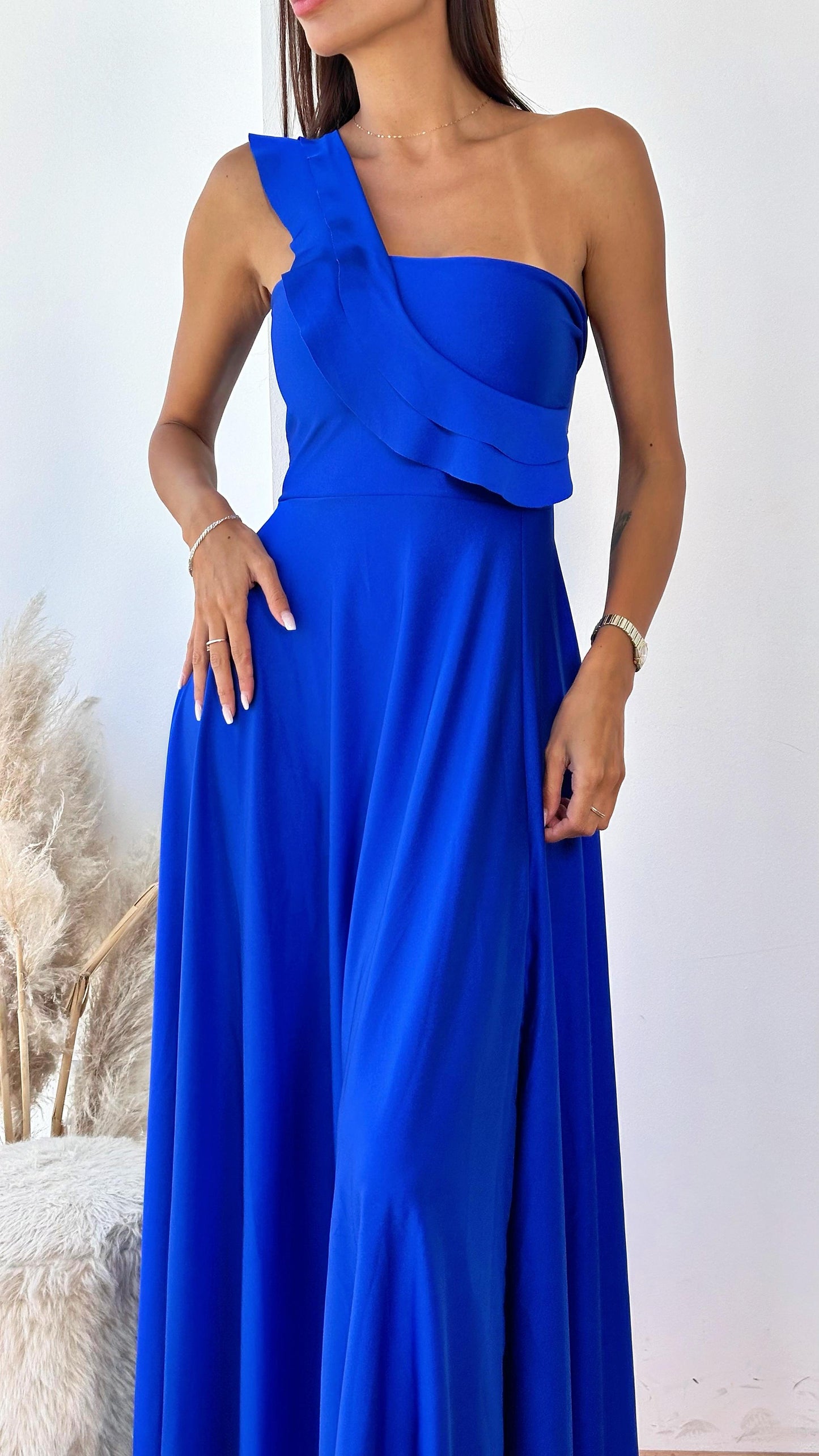 Vestido Fiorella Asimetrico Azul Rey