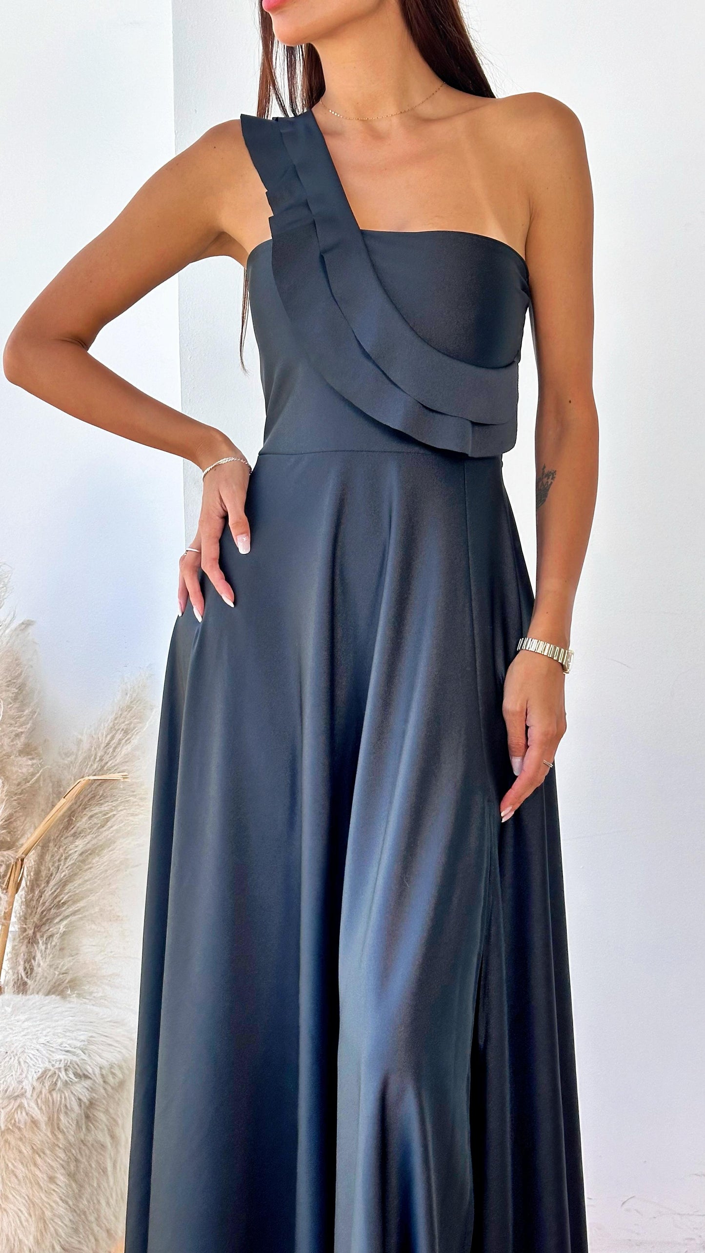 Vestido de Fiesta Asimétrico Fiorella – Negro