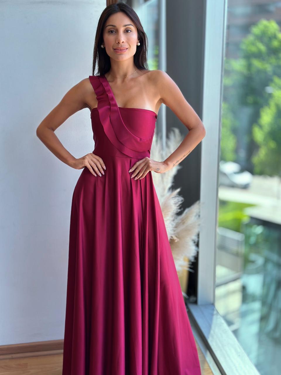 Vestido Fiorella Asimetrico - Borgoña