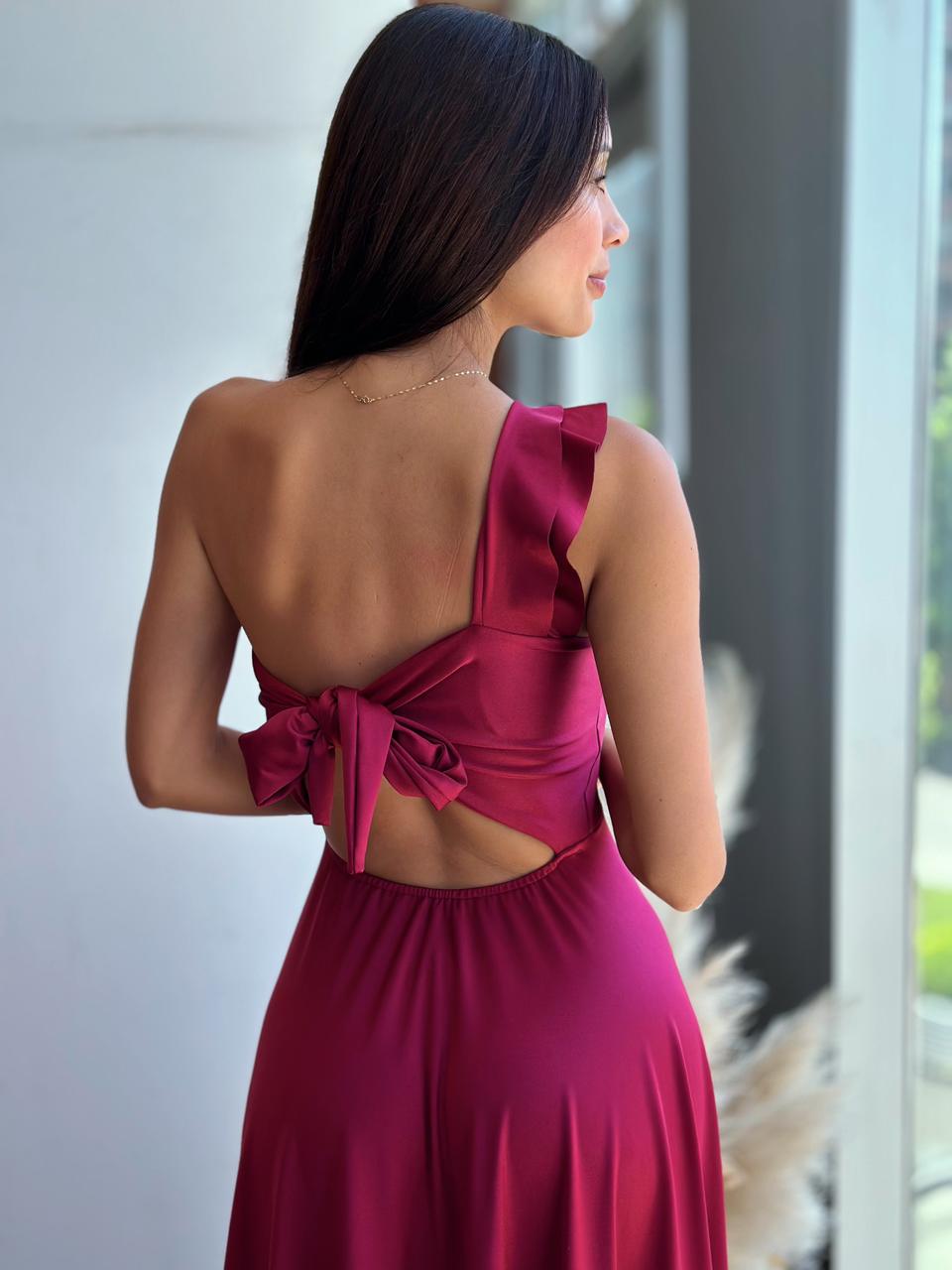 Vestido Fiorella Asimetrico - Borgoña